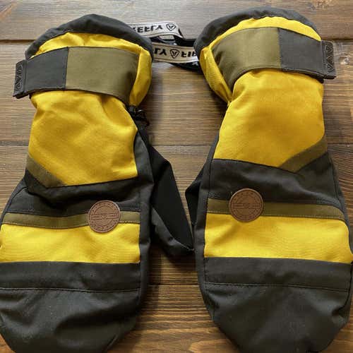 Black and Yellow Unisex Extra Large Winter Gloves