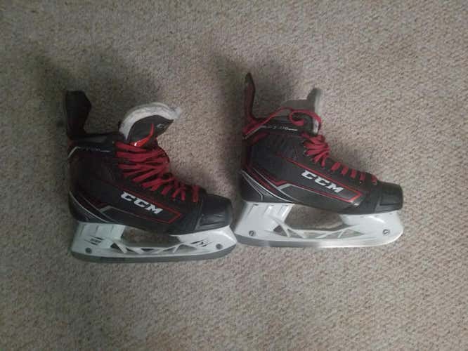Senior Used CCM JetSpeed FT370 Hockey Skates - Size 8.5D