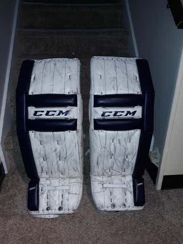 CCM 31 + 1 Leg Pads