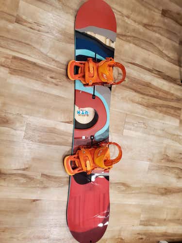 Used Men's Burton Custom Flying V Snowboard With Bindings