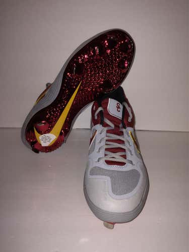 USC Team Issues Cleats
