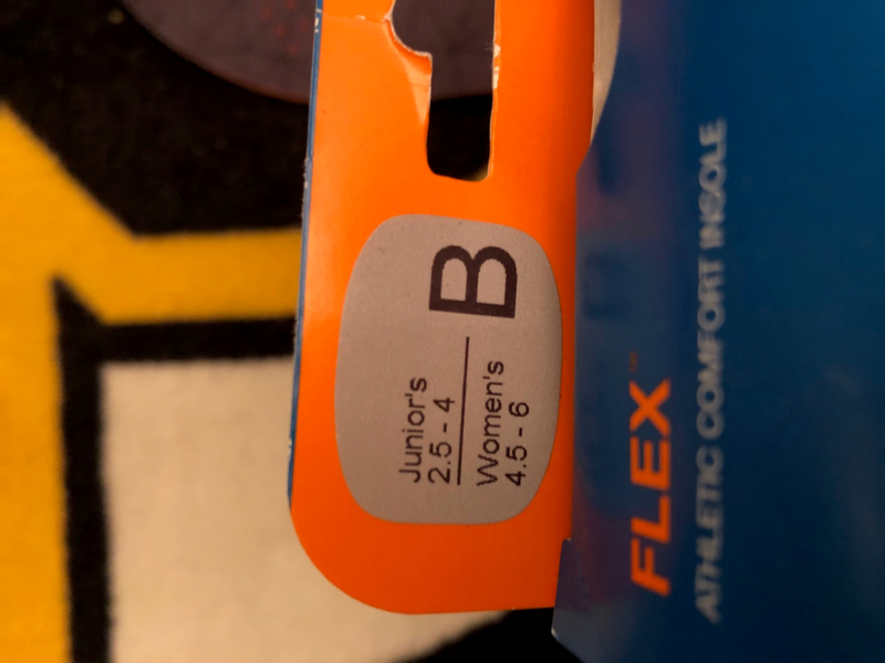New Brand New Superfeet FLEX Insoles SIZE 2.5-4 JR