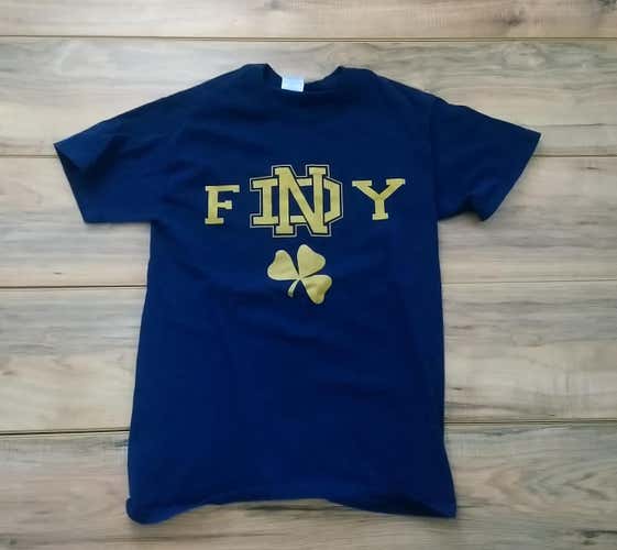 Notre Dame VS Navy NCAA Game Day T-shirt Size Adult Small MINT CONDITION!