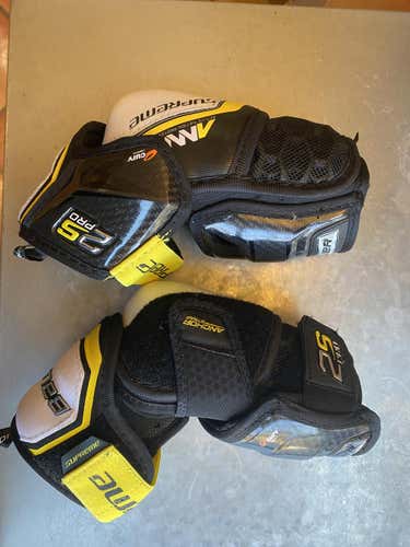 New Junior Large Bauer Supreme 2S Pro Elbow Pads