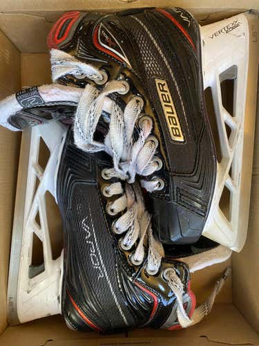 Used Junior Bauer Vapor x900 Goalie Skates D&R (Regular) Size 2