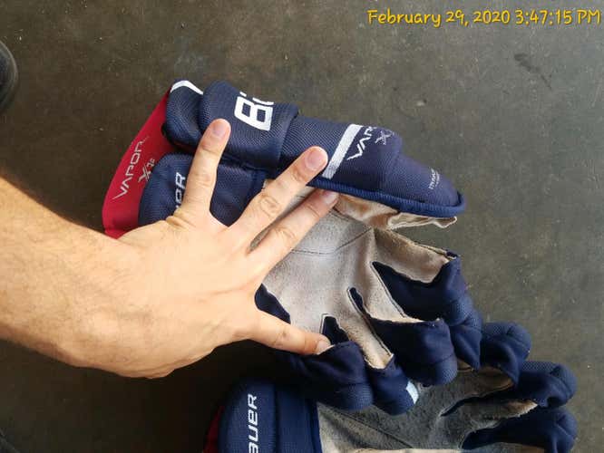 Used Bauer Vapor X3.0 Gloves 15"