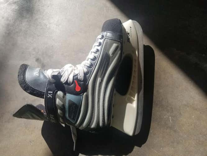 Used Senior Bauer Hockey Skates D&R (Regular) Size 9.5