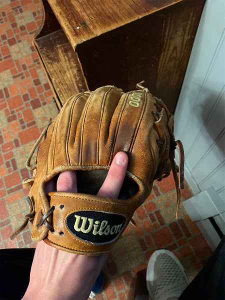 Brown Used Infield A2000 11.5" Baseball Glove