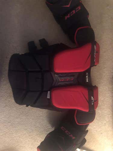 Senior Large CCM Extreme Flex Shield E1.9  Chest and Arm Protector Goalie Chest Protector