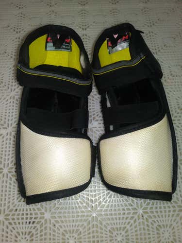 Senior Used Medium CCM Tacks 2052 Elbow Pads