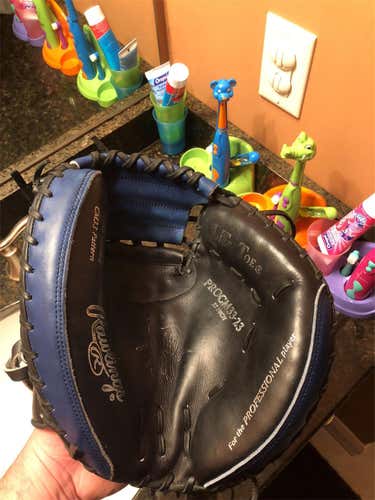 Custom Pro!  Heart of hide 33"