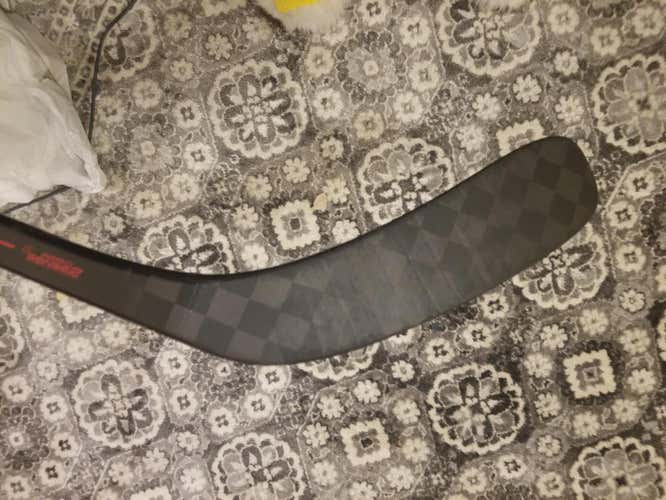 Used Bauer Right Handed Vapor 1X Hockey Stick