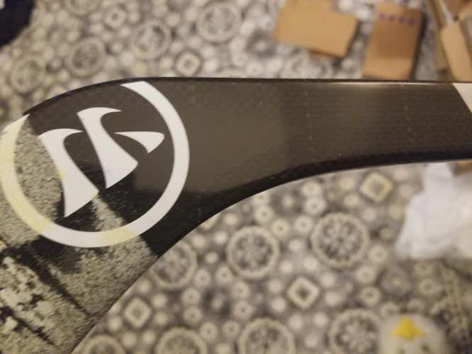 Used Senior Warrior Right Handed Covert DT1 LT Hockey Stick Mid