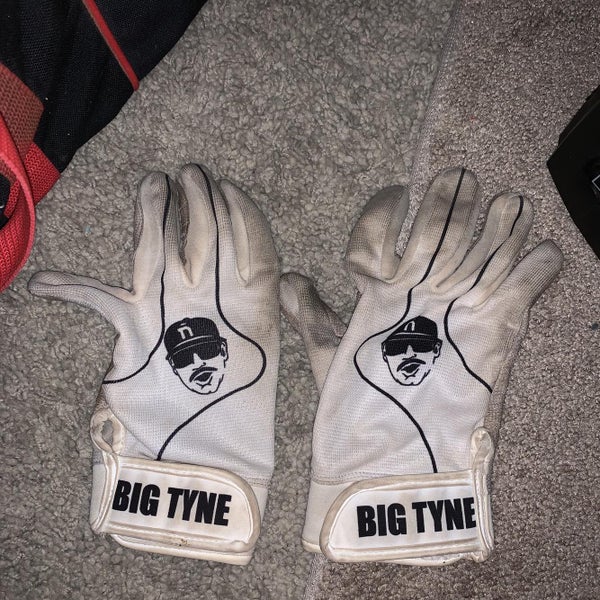 Domingo Ayala Big Tyne Used Large  Batting Gloves