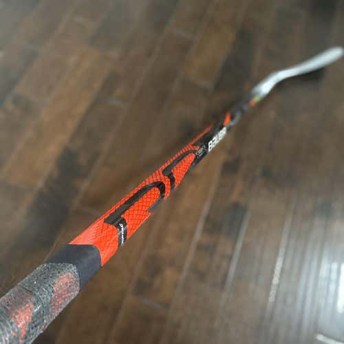 Right Handed Vapor FlyLite Hockey Stick