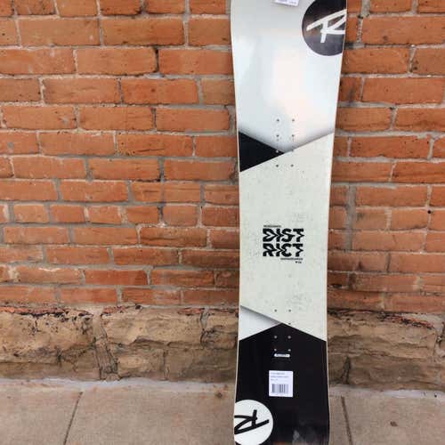 New Rossignol District Snowboard Freestyle Without Bindings Soft Flex True Twin Black and White