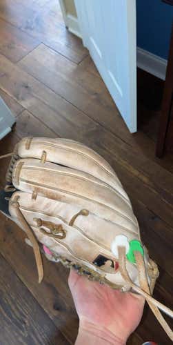White Used Infield A2000 11.5" Baseball Glove
