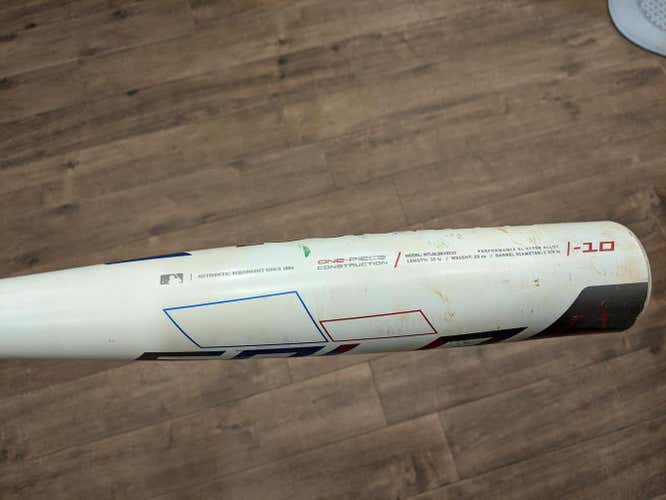 Louisville Slugger Alloy Solo 619 Bat (-10) 20 oz 30"