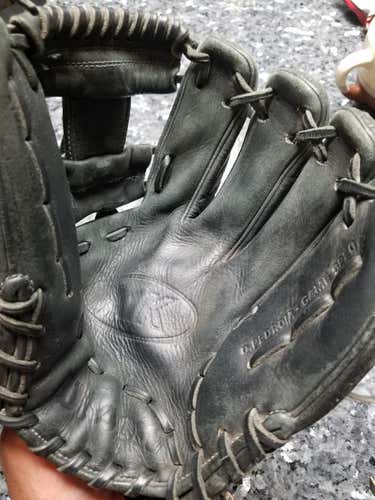 Black Used Wilson Right Handed Infield A1K D.Pedroia Game Spec  Baseball Glove 11.5"