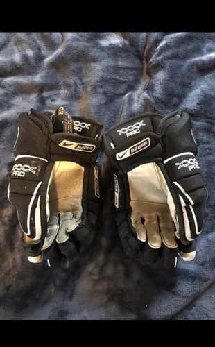 Black Used Bauer Vapor XXXX 13" Pro Stock Gloves