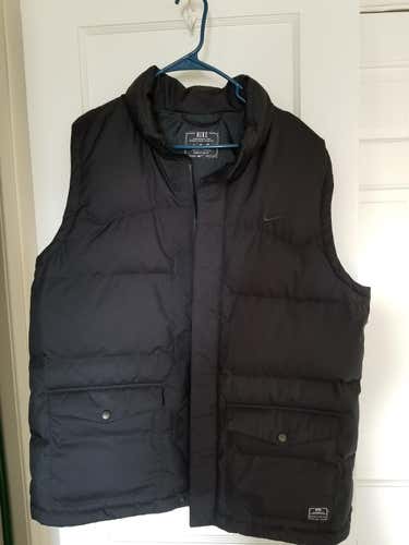 Black Adult Men's Large Nike Puffer Vest