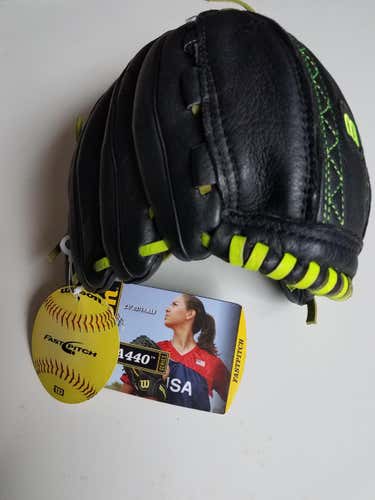 Black New Wilson Left Handed A440 Fastpitch Softball Glove 12"
