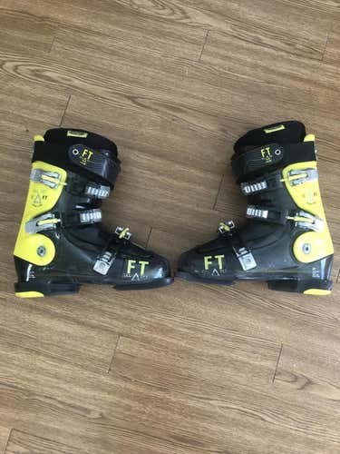 Used Full Tilt High Five Ski Boots