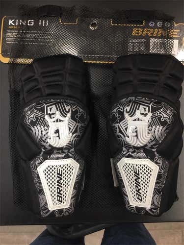New Medium  Black Brine  King III Arm Pads