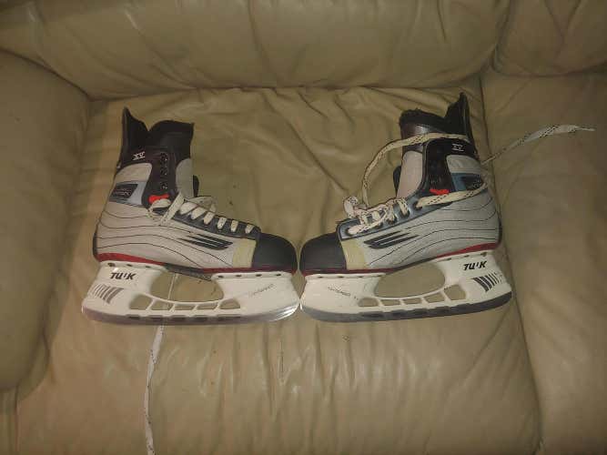 Senior Used Bauer Hockey Skates Size 9
