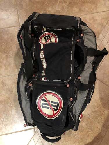 Black Used No Errors E2 Catcher's Bag
