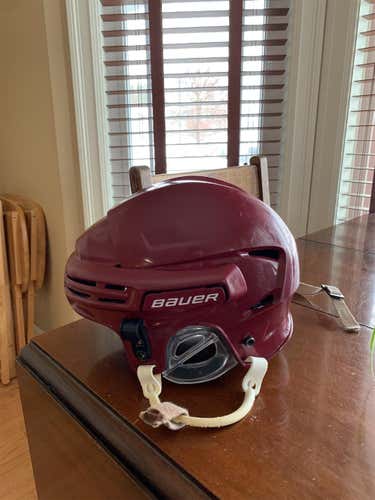 Used Medium Bauer 7500 Helmet