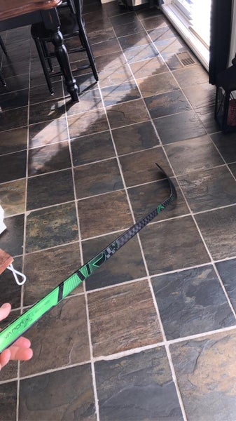 Used Right Handed Vapor ADV Mid Hockey Stick