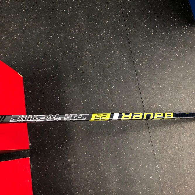 New Bauer Right Handed 65 Flex, P88 Supreme 2S Team Hockey Stick