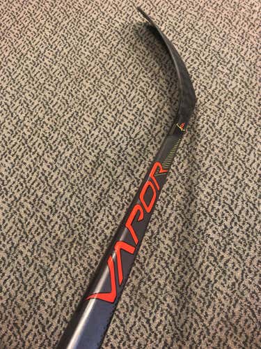 New Right Handed Vapor FlyLite Heel Hockey Stick. PRICE IS FIRM!!