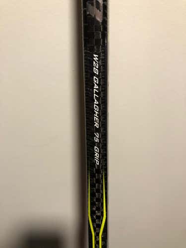 Used Senior Warrior Right Handed Alpha QX Hockey Stick Toe