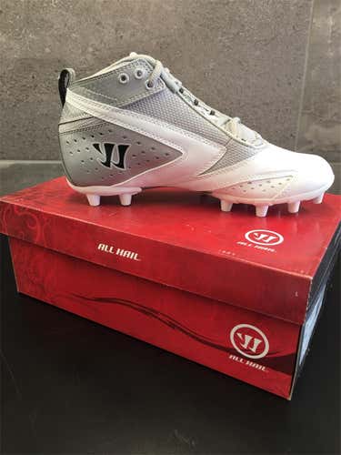 New Silver Warrior by New Balance Men's Molded Cleats Mid Cut Size 7.5