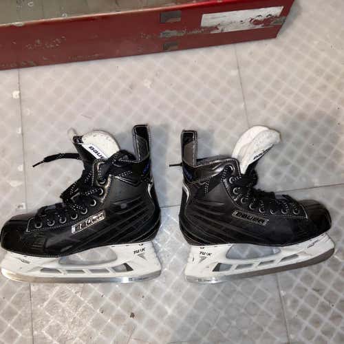 Bauer Nexus 6000 Size 7.5 Hockey Skates