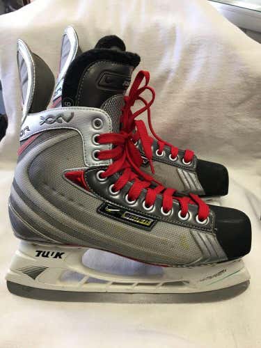 Senior Adult Size 9.5 Bauer Vapor XXV Ice Hockey Skates