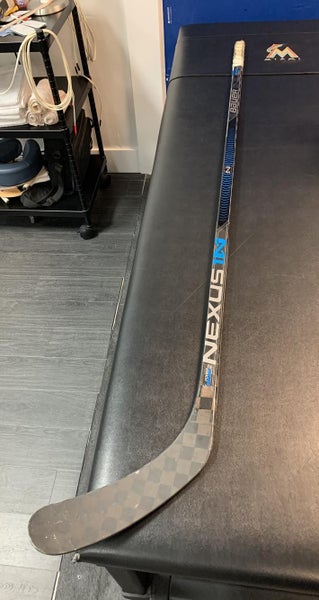 Used Bauer Right Handed Nexus 1N Hockey Stick Mid