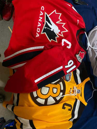 Red Unisex Large Reebok Jersey