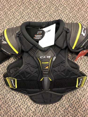 New Small CCM Tacks 7092  Junior Shoulder Pads