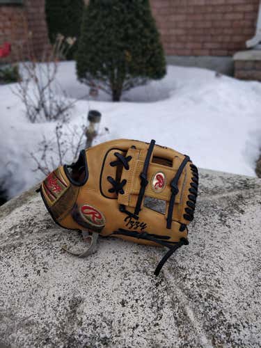 Pro Issue MLB Gold Glove Winner Heart of the Hide