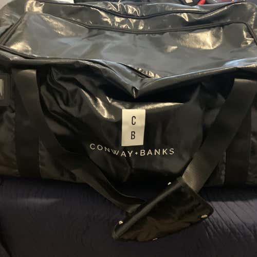 Conway Banks Large Player Bag