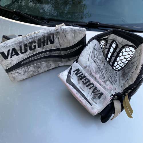 White Senior Regular Velocity V7 XF Pro Carbon Set