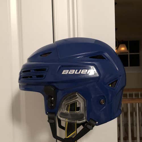 Medium Blue Bauer Re-Akt 200