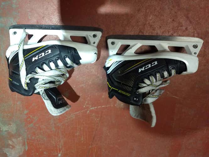 Used Junior CCM Tacks 9060 Hockey Goalie Skates D&R (Regular) Size 2