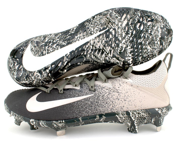 Nike Lunar Vapor Ultrafly Elite 3 Metal Baseball Cleats Men's Size 12 Black  / Grey / White