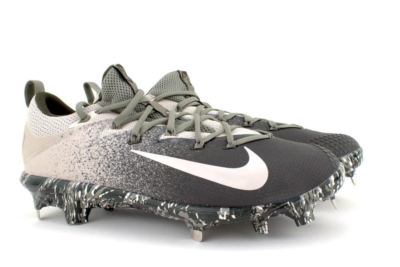 nike lunar vapor ultrafly elite men's low metal baseball cleat