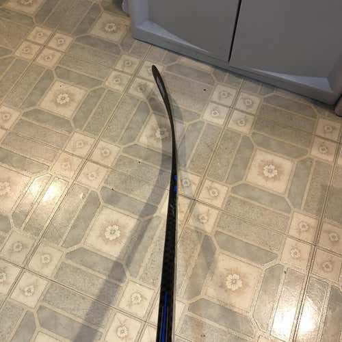 Bauer Senior Right Handed Nexus 6000 Mid  Hockey Stick