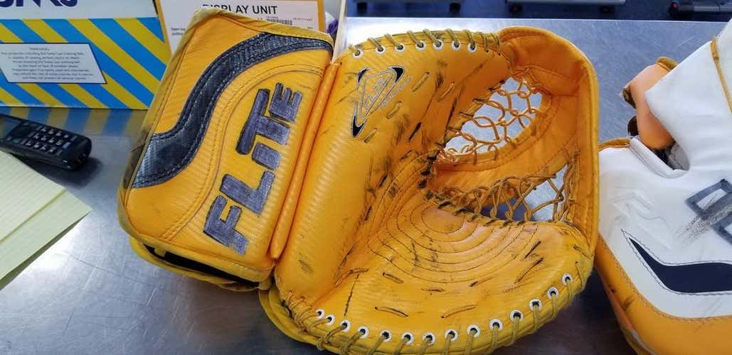 Used Bauer Flite Goalie Glove & Blocker